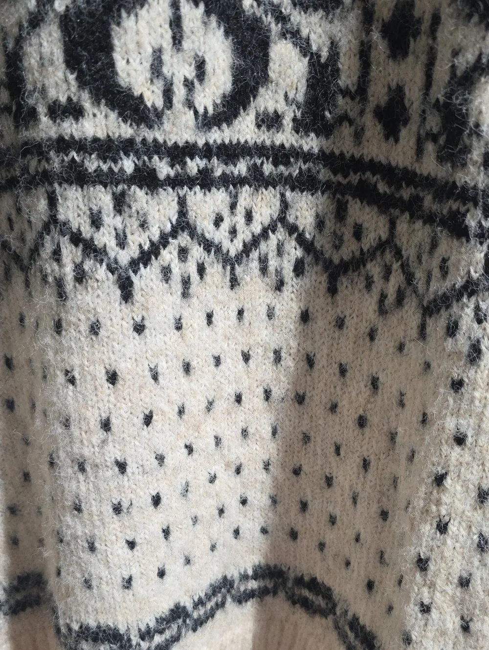NWT Universal Threads Soft Fuzzy Alpine Sweater